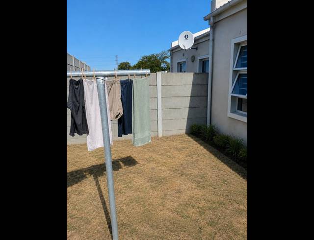 2 BEDROOM TOWNHOUSE FOR SALE IN STELLENDALE